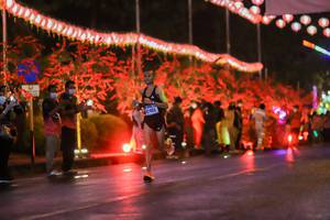 BIB: 2463
                            <button type="button" onclick="openModal(17800089)" class="btn btn-primary btn-sm float-right btn-popup" data-toggle="modal" data-target=".modal-high-quality">
                        <i class="fas fa-shopping-cart"></i> Add to Cart
                    </button>
                                            <button type="button" onclick="isThisMe(17800089, true)" class="btn btn-success btn-sm float-right btn-popup btn-isme hidden" data-toggle="tooltip" data-placement="bottom" title="นี่คือรูปของคุณใช่ไหม คลิกที่นี่เพื่อเอาเข้าอัลบั้ม">
                        <i class="fas fa-plus"></i> Add to album
                    </button>
                    <button type="button" onclick="isThisMe(17800089, false)" class="btn btn-warning btn-sm float-right btn-popup btn-isnotme hidden">
                        <i class="fas fa-ban"></i> Remove from album
                    </button>