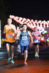 BIB: 22049, 40499
                            <button type="button" onclick="openModal(16088812)" class="btn btn-primary btn-sm float-right btn-popup" data-toggle="modal" data-target=".modal-high-quality">
                        <i class="fas fa-shopping-cart"></i> Add to Cart
                    </button>
                                            <button type="button" onclick="isThisMe(16088812, true)" class="btn btn-success btn-sm float-right btn-popup btn-isme hidden" data-toggle="tooltip" data-placement="bottom" title="นี่คือรูปของคุณใช่ไหม คลิกที่นี่เพื่อเอาเข้าอัลบั้ม">
                        <i class="fas fa-plus"></i> Add to album
                    </button>
                    <button type="button" onclick="isThisMe(16088812, false)" class="btn btn-warning btn-sm float-right btn-popup btn-isnotme hidden">
                        <i class="fas fa-ban"></i> Remove from album
                    </button>