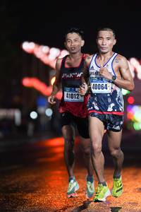 BIB: 40064, 41012
                            <button type="button" onclick="openModal(16073191)" class="btn btn-primary btn-sm float-right btn-popup" data-toggle="modal" data-target=".modal-high-quality">
                        <i class="fas fa-shopping-cart"></i> Add to Cart
                    </button>
                                            <button type="button" onclick="isThisMe(16073191, true)" class="btn btn-success btn-sm float-right btn-popup btn-isme hidden" data-toggle="tooltip" data-placement="bottom" title="นี่คือรูปของคุณใช่ไหม คลิกที่นี่เพื่อเอาเข้าอัลบั้ม">
                        <i class="fas fa-plus"></i> Add to album
                    </button>
                    <button type="button" onclick="isThisMe(16073191, false)" class="btn btn-warning btn-sm float-right btn-popup btn-isnotme hidden">
                        <i class="fas fa-ban"></i> Remove from album
                    </button>