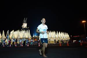 BIB: 0908
                            <button type="button" onclick="openModal(17200304)" class="btn btn-primary btn-sm float-right btn-popup" data-toggle="modal" data-target=".modal-high-quality">
                        <i class="fas fa-shopping-cart"></i> Add to Cart
                    </button>
                                            <button type="button" onclick="isThisMe(17200304, true)" class="btn btn-success btn-sm float-right btn-popup btn-isme hidden" data-toggle="tooltip" data-placement="bottom" title="นี่คือรูปของคุณใช่ไหม คลิกที่นี่เพื่อเอาเข้าอัลบั้ม">
                        <i class="fas fa-plus"></i> Add to album
                    </button>
                    <button type="button" onclick="isThisMe(17200304, false)" class="btn btn-warning btn-sm float-right btn-popup btn-isnotme hidden">
                        <i class="fas fa-ban"></i> Remove from album
                    </button>