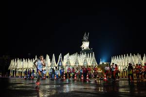 BIB: 
                            <button type="button" onclick="openModal(16408667)" class="btn btn-primary btn-sm float-right btn-popup" data-toggle="modal" data-target=".modal-high-quality">
                        <i class="fas fa-shopping-cart"></i> Add to Cart
                    </button>
                                            <button type="button" onclick="isThisMe(16408667, true)" class="btn btn-success btn-sm float-right btn-popup btn-isme hidden" data-toggle="tooltip" data-placement="bottom" title="นี่คือรูปของคุณใช่ไหม คลิกที่นี่เพื่อเอาเข้าอัลบั้ม">
                        <i class="fas fa-plus"></i> Add to album
                    </button>
                    <button type="button" onclick="isThisMe(16408667, false)" class="btn btn-warning btn-sm float-right btn-popup btn-isnotme hidden">
                        <i class="fas fa-ban"></i> Remove from album
                    </button>