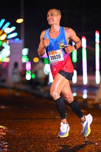 BIB: 20020
                            <button type="button" onclick="openModal(16375892)" class="btn btn-primary btn-sm float-right btn-popup" data-toggle="modal" data-target=".modal-high-quality">
                        <i class="fas fa-shopping-cart"></i> Add to Cart
                    </button>
                                            <button type="button" onclick="isThisMe(16375892, true)" class="btn btn-success btn-sm float-right btn-popup btn-isme hidden" data-toggle="tooltip" data-placement="bottom" title="นี่คือรูปของคุณใช่ไหม คลิกที่นี่เพื่อเอาเข้าอัลบั้ม">
                        <i class="fas fa-plus"></i> Add to album
                    </button>
                    <button type="button" onclick="isThisMe(16375892, false)" class="btn btn-warning btn-sm float-right btn-popup btn-isnotme hidden">
                        <i class="fas fa-ban"></i> Remove from album
                    </button>