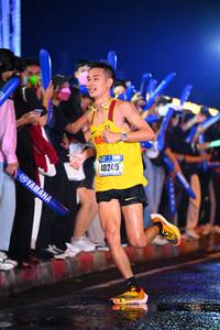 BIB: 40249
                            <button type="button" onclick="openModal(16390170)" class="btn btn-primary btn-sm float-right btn-popup" data-toggle="modal" data-target=".modal-high-quality">
                        <i class="fas fa-shopping-cart"></i> Add to Cart
                    </button>
                                            <button type="button" onclick="isThisMe(16390170, true)" class="btn btn-success btn-sm float-right btn-popup btn-isme hidden" data-toggle="tooltip" data-placement="bottom" title="นี่คือรูปของคุณใช่ไหม คลิกที่นี่เพื่อเอาเข้าอัลบั้ม">
                        <i class="fas fa-plus"></i> Add to album
                    </button>
                    <button type="button" onclick="isThisMe(16390170, false)" class="btn btn-warning btn-sm float-right btn-popup btn-isnotme hidden">
                        <i class="fas fa-ban"></i> Remove from album
                    </button>