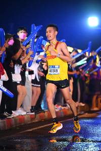 BIB: 40249
                            <button type="button" onclick="openModal(16390113)" class="btn btn-primary btn-sm float-right btn-popup" data-toggle="modal" data-target=".modal-high-quality">
                        <i class="fas fa-shopping-cart"></i> Add to Cart
                    </button>
                                            <button type="button" onclick="isThisMe(16390113, true)" class="btn btn-success btn-sm float-right btn-popup btn-isme hidden" data-toggle="tooltip" data-placement="bottom" title="นี่คือรูปของคุณใช่ไหม คลิกที่นี่เพื่อเอาเข้าอัลบั้ม">
                        <i class="fas fa-plus"></i> Add to album
                    </button>
                    <button type="button" onclick="isThisMe(16390113, false)" class="btn btn-warning btn-sm float-right btn-popup btn-isnotme hidden">
                        <i class="fas fa-ban"></i> Remove from album
                    </button>