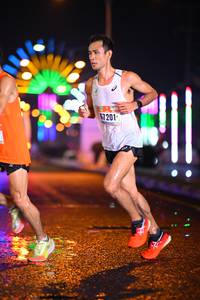 BIB: 201
                            <button type="button" onclick="openModal(16377304)" class="btn btn-primary btn-sm float-right btn-popup" data-toggle="modal" data-target=".modal-high-quality">
                        <i class="fas fa-shopping-cart"></i> Add to Cart
                    </button>
                                            <button type="button" onclick="isThisMe(16377304, true)" class="btn btn-success btn-sm float-right btn-popup btn-isme hidden" data-toggle="tooltip" data-placement="bottom" title="นี่คือรูปของคุณใช่ไหม คลิกที่นี่เพื่อเอาเข้าอัลบั้ม">
                        <i class="fas fa-plus"></i> Add to album
                    </button>
                    <button type="button" onclick="isThisMe(16377304, false)" class="btn btn-warning btn-sm float-right btn-popup btn-isnotme hidden">
                        <i class="fas fa-ban"></i> Remove from album
                    </button>