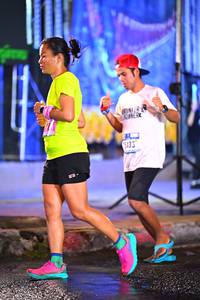 BIB: 433
                            <button type="button" onclick="openModal(17538293)" class="btn btn-primary btn-sm float-right btn-popup" data-toggle="modal" data-target=".modal-high-quality">
                        <i class="fas fa-shopping-cart"></i> Add to Cart
                    </button>
                                            <button type="button" onclick="isThisMe(17538293, true)" class="btn btn-success btn-sm float-right btn-popup btn-isme hidden" data-toggle="tooltip" data-placement="bottom" title="นี่คือรูปของคุณใช่ไหม คลิกที่นี่เพื่อเอาเข้าอัลบั้ม">
                        <i class="fas fa-plus"></i> Add to album
                    </button>
                    <button type="button" onclick="isThisMe(17538293, false)" class="btn btn-warning btn-sm float-right btn-popup btn-isnotme hidden">
                        <i class="fas fa-ban"></i> Remove from album
                    </button>