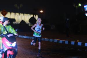 BIB: 402
                            <button type="button" onclick="openModal(18183158)" class="btn btn-primary btn-sm float-right btn-popup" data-toggle="modal" data-target=".modal-high-quality">
                        <i class="fas fa-shopping-cart"></i> Add to Cart
                    </button>
                                            <button type="button" onclick="isThisMe(18183158, true)" class="btn btn-success btn-sm float-right btn-popup btn-isme hidden" data-toggle="tooltip" data-placement="bottom" title="นี่คือรูปของคุณใช่ไหม คลิกที่นี่เพื่อเอาเข้าอัลบั้ม">
                        <i class="fas fa-plus"></i> Add to album
                    </button>
                    <button type="button" onclick="isThisMe(18183158, false)" class="btn btn-warning btn-sm float-right btn-popup btn-isnotme hidden">
                        <i class="fas fa-ban"></i> Remove from album
                    </button>