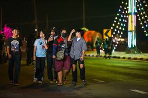 BIB: 
                            <button type="button" onclick="openModal(18187799)" class="btn btn-primary btn-sm float-right btn-popup" data-toggle="modal" data-target=".modal-high-quality">
                        <i class="fas fa-shopping-cart"></i> Add to Cart
                    </button>
                                            <button type="button" onclick="isThisMe(18187799, true)" class="btn btn-success btn-sm float-right btn-popup btn-isme hidden" data-toggle="tooltip" data-placement="bottom" title="นี่คือรูปของคุณใช่ไหม คลิกที่นี่เพื่อเอาเข้าอัลบั้ม">
                        <i class="fas fa-plus"></i> Add to album
                    </button>
                    <button type="button" onclick="isThisMe(18187799, false)" class="btn btn-warning btn-sm float-right btn-popup btn-isnotme hidden">
                        <i class="fas fa-ban"></i> Remove from album
                    </button>