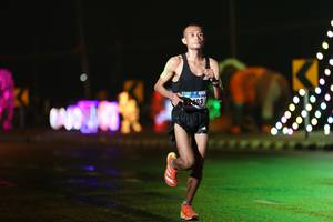 BIB: 403
                            <button type="button" onclick="openModal(17500146)" class="btn btn-primary btn-sm float-right btn-popup" data-toggle="modal" data-target=".modal-high-quality">
                        <i class="fas fa-shopping-cart"></i> Add to Cart
                    </button>
                                            <button type="button" onclick="isThisMe(17500146, true)" class="btn btn-success btn-sm float-right btn-popup btn-isme hidden" data-toggle="tooltip" data-placement="bottom" title="นี่คือรูปของคุณใช่ไหม คลิกที่นี่เพื่อเอาเข้าอัลบั้ม">
                        <i class="fas fa-plus"></i> Add to album
                    </button>
                    <button type="button" onclick="isThisMe(17500146, false)" class="btn btn-warning btn-sm float-right btn-popup btn-isnotme hidden">
                        <i class="fas fa-ban"></i> Remove from album
                    </button>