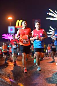 BIB: 41517, 21185
                            <button type="button" onclick="openModal(17660197)" class="btn btn-primary btn-sm float-right btn-popup" data-toggle="modal" data-target=".modal-high-quality">
                        <i class="fas fa-shopping-cart"></i> Add to Cart
                    </button>
                                            <button type="button" onclick="isThisMe(17660197, true)" class="btn btn-success btn-sm float-right btn-popup btn-isme hidden" data-toggle="tooltip" data-placement="bottom" title="นี่คือรูปของคุณใช่ไหม คลิกที่นี่เพื่อเอาเข้าอัลบั้ม">
                        <i class="fas fa-plus"></i> Add to album
                    </button>
                    <button type="button" onclick="isThisMe(17660197, false)" class="btn btn-warning btn-sm float-right btn-popup btn-isnotme hidden">
                        <i class="fas fa-ban"></i> Remove from album
                    </button>