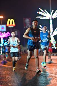 BIB: 284, 76403
                            <button type="button" onclick="openModal(17657421)" class="btn btn-primary btn-sm float-right btn-popup" data-toggle="modal" data-target=".modal-high-quality">
                        <i class="fas fa-shopping-cart"></i> Add to Cart
                    </button>
                                            <button type="button" onclick="isThisMe(17657421, true)" class="btn btn-success btn-sm float-right btn-popup btn-isme hidden" data-toggle="tooltip" data-placement="bottom" title="นี่คือรูปของคุณใช่ไหม คลิกที่นี่เพื่อเอาเข้าอัลบั้ม">
                        <i class="fas fa-plus"></i> Add to album
                    </button>
                    <button type="button" onclick="isThisMe(17657421, false)" class="btn btn-warning btn-sm float-right btn-popup btn-isnotme hidden">
                        <i class="fas fa-ban"></i> Remove from album
                    </button>