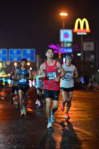 BIB: 1094, 054
                            <button type="button" onclick="openModal(17428952)" class="btn btn-primary btn-sm float-right btn-popup" data-toggle="modal" data-target=".modal-high-quality">
                        <i class="fas fa-shopping-cart"></i> Add to Cart
                    </button>
                                            <button type="button" onclick="isThisMe(17428952, true)" class="btn btn-success btn-sm float-right btn-popup btn-isme hidden" data-toggle="tooltip" data-placement="bottom" title="นี่คือรูปของคุณใช่ไหม คลิกที่นี่เพื่อเอาเข้าอัลบั้ม">
                        <i class="fas fa-plus"></i> Add to album
                    </button>
                    <button type="button" onclick="isThisMe(17428952, false)" class="btn btn-warning btn-sm float-right btn-popup btn-isnotme hidden">
                        <i class="fas fa-ban"></i> Remove from album
                    </button>