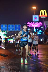 BIB: 40154
                            <button type="button" onclick="openModal(17429228)" class="btn btn-primary btn-sm float-right btn-popup" data-toggle="modal" data-target=".modal-high-quality">
                        <i class="fas fa-shopping-cart"></i> Add to Cart
                    </button>
                                            <button type="button" onclick="isThisMe(17429228, true)" class="btn btn-success btn-sm float-right btn-popup btn-isme hidden" data-toggle="tooltip" data-placement="bottom" title="นี่คือรูปของคุณใช่ไหม คลิกที่นี่เพื่อเอาเข้าอัลบั้ม">
                        <i class="fas fa-plus"></i> Add to album
                    </button>
                    <button type="button" onclick="isThisMe(17429228, false)" class="btn btn-warning btn-sm float-right btn-popup btn-isnotme hidden">
                        <i class="fas fa-ban"></i> Remove from album
                    </button>