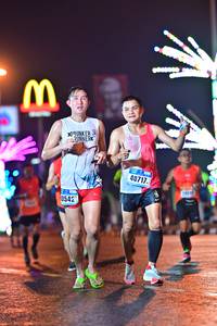 BIB: 40717, 0542, 
                            <button type="button" onclick="openModal(17711500)" class="btn btn-primary btn-sm float-right btn-popup" data-toggle="modal" data-target=".modal-high-quality">
                        <i class="fas fa-shopping-cart"></i> Add to Cart
                    </button>
                                            <button type="button" onclick="isThisMe(17711500, true)" class="btn btn-success btn-sm float-right btn-popup btn-isme hidden" data-toggle="tooltip" data-placement="bottom" title="นี่คือรูปของคุณใช่ไหม คลิกที่นี่เพื่อเอาเข้าอัลบั้ม">
                        <i class="fas fa-plus"></i> Add to album
                    </button>
                    <button type="button" onclick="isThisMe(17711500, false)" class="btn btn-warning btn-sm float-right btn-popup btn-isnotme hidden">
                        <i class="fas fa-ban"></i> Remove from album
                    </button>