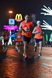 BIB: 22040
                            <button type="button" onclick="openModal(17702090)" class="btn btn-primary btn-sm float-right btn-popup" data-toggle="modal" data-target=".modal-high-quality">
                        <i class="fas fa-shopping-cart"></i> Add to Cart
                    </button>
                                            <button type="button" onclick="isThisMe(17702090, true)" class="btn btn-success btn-sm float-right btn-popup btn-isme hidden" data-toggle="tooltip" data-placement="bottom" title="นี่คือรูปของคุณใช่ไหม คลิกที่นี่เพื่อเอาเข้าอัลบั้ม">
                        <i class="fas fa-plus"></i> Add to album
                    </button>
                    <button type="button" onclick="isThisMe(17702090, false)" class="btn btn-warning btn-sm float-right btn-popup btn-isnotme hidden">
                        <i class="fas fa-ban"></i> Remove from album
                    </button>