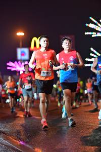 BIB: 151, 21185
                            <button type="button" onclick="openModal(17712533)" class="btn btn-primary btn-sm float-right btn-popup" data-toggle="modal" data-target=".modal-high-quality">
                        <i class="fas fa-shopping-cart"></i> Add to Cart
                    </button>
                                            <button type="button" onclick="isThisMe(17712533, true)" class="btn btn-success btn-sm float-right btn-popup btn-isme hidden" data-toggle="tooltip" data-placement="bottom" title="นี่คือรูปของคุณใช่ไหม คลิกที่นี่เพื่อเอาเข้าอัลบั้ม">
                        <i class="fas fa-plus"></i> Add to album
                    </button>
                    <button type="button" onclick="isThisMe(17712533, false)" class="btn btn-warning btn-sm float-right btn-popup btn-isnotme hidden">
                        <i class="fas fa-ban"></i> Remove from album
                    </button>