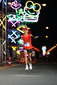 BIB: 40102
                            <button type="button" onclick="openModal(19677828)" class="btn btn-primary btn-sm float-right btn-popup" data-toggle="modal" data-target=".modal-high-quality">
                        <i class="fas fa-shopping-cart"></i> Add to Cart
                    </button>
                                            <button type="button" onclick="isThisMe(19677828, true)" class="btn btn-success btn-sm float-right btn-popup btn-isme hidden" data-toggle="tooltip" data-placement="bottom" title="นี่คือรูปของคุณใช่ไหม คลิกที่นี่เพื่อเอาเข้าอัลบั้ม">
                        <i class="fas fa-plus"></i> Add to album
                    </button>
                    <button type="button" onclick="isThisMe(19677828, false)" class="btn btn-warning btn-sm float-right btn-popup btn-isnotme hidden">
                        <i class="fas fa-ban"></i> Remove from album
                    </button>