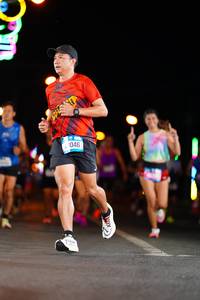 BIB: 1046
                            <button type="button" onclick="openModal(19810731)" class="btn btn-primary btn-sm float-right btn-popup" data-toggle="modal" data-target=".modal-high-quality">
                        <i class="fas fa-shopping-cart"></i> Add to Cart
                    </button>
                                            <button type="button" onclick="isThisMe(19810731, true)" class="btn btn-success btn-sm float-right btn-popup btn-isme hidden" data-toggle="tooltip" data-placement="bottom" title="นี่คือรูปของคุณใช่ไหม คลิกที่นี่เพื่อเอาเข้าอัลบั้ม">
                        <i class="fas fa-plus"></i> Add to album
                    </button>
                    <button type="button" onclick="isThisMe(19810731, false)" class="btn btn-warning btn-sm float-right btn-popup btn-isnotme hidden">
                        <i class="fas fa-ban"></i> Remove from album
                    </button>