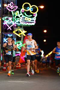 BIB: 232, 40887
                            <button type="button" onclick="openModal(19719116)" class="btn btn-primary btn-sm float-right btn-popup" data-toggle="modal" data-target=".modal-high-quality">
                        <i class="fas fa-shopping-cart"></i> Add to Cart
                    </button>
                                            <button type="button" onclick="isThisMe(19719116, true)" class="btn btn-success btn-sm float-right btn-popup btn-isme hidden" data-toggle="tooltip" data-placement="bottom" title="นี่คือรูปของคุณใช่ไหม คลิกที่นี่เพื่อเอาเข้าอัลบั้ม">
                        <i class="fas fa-plus"></i> Add to album
                    </button>
                    <button type="button" onclick="isThisMe(19719116, false)" class="btn btn-warning btn-sm float-right btn-popup btn-isnotme hidden">
                        <i class="fas fa-ban"></i> Remove from album
                    </button>