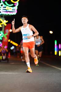 BIB: 4034
                            <button type="button" onclick="openModal(19696279)" class="btn btn-primary btn-sm float-right btn-popup" data-toggle="modal" data-target=".modal-high-quality">
                        <i class="fas fa-shopping-cart"></i> Add to Cart
                    </button>
                                            <button type="button" onclick="isThisMe(19696279, true)" class="btn btn-success btn-sm float-right btn-popup btn-isme hidden" data-toggle="tooltip" data-placement="bottom" title="นี่คือรูปของคุณใช่ไหม คลิกที่นี่เพื่อเอาเข้าอัลบั้ม">
                        <i class="fas fa-plus"></i> Add to album
                    </button>
                    <button type="button" onclick="isThisMe(19696279, false)" class="btn btn-warning btn-sm float-right btn-popup btn-isnotme hidden">
                        <i class="fas fa-ban"></i> Remove from album
                    </button>