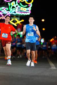 BIB: 43856, 42392
                            <button type="button" onclick="openModal(19725747)" class="btn btn-primary btn-sm float-right btn-popup" data-toggle="modal" data-target=".modal-high-quality">
                        <i class="fas fa-shopping-cart"></i> Add to Cart
                    </button>
                                            <button type="button" onclick="isThisMe(19725747, true)" class="btn btn-success btn-sm float-right btn-popup btn-isme hidden" data-toggle="tooltip" data-placement="bottom" title="นี่คือรูปของคุณใช่ไหม คลิกที่นี่เพื่อเอาเข้าอัลบั้ม">
                        <i class="fas fa-plus"></i> Add to album
                    </button>
                    <button type="button" onclick="isThisMe(19725747, false)" class="btn btn-warning btn-sm float-right btn-popup btn-isnotme hidden">
                        <i class="fas fa-ban"></i> Remove from album
                    </button>