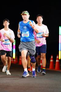 BIB: 10837, 2000, 44096, 41514
                            <button type="button" onclick="openModal(19704790)" class="btn btn-primary btn-sm float-right btn-popup" data-toggle="modal" data-target=".modal-high-quality">
                        <i class="fas fa-shopping-cart"></i> Add to Cart
                    </button>
                                            <button type="button" onclick="isThisMe(19704790, true)" class="btn btn-success btn-sm float-right btn-popup btn-isme hidden" data-toggle="tooltip" data-placement="bottom" title="นี่คือรูปของคุณใช่ไหม คลิกที่นี่เพื่อเอาเข้าอัลบั้ม">
                        <i class="fas fa-plus"></i> Add to album
                    </button>
                    <button type="button" onclick="isThisMe(19704790, false)" class="btn btn-warning btn-sm float-right btn-popup btn-isnotme hidden">
                        <i class="fas fa-ban"></i> Remove from album
                    </button>