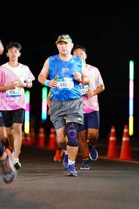 BIB: 406, 44096
                            <button type="button" onclick="openModal(19704639)" class="btn btn-primary btn-sm float-right btn-popup" data-toggle="modal" data-target=".modal-high-quality">
                        <i class="fas fa-shopping-cart"></i> Add to Cart
                    </button>
                                            <button type="button" onclick="isThisMe(19704639, true)" class="btn btn-success btn-sm float-right btn-popup btn-isme hidden" data-toggle="tooltip" data-placement="bottom" title="นี่คือรูปของคุณใช่ไหม คลิกที่นี่เพื่อเอาเข้าอัลบั้ม">
                        <i class="fas fa-plus"></i> Add to album
                    </button>
                    <button type="button" onclick="isThisMe(19704639, false)" class="btn btn-warning btn-sm float-right btn-popup btn-isnotme hidden">
                        <i class="fas fa-ban"></i> Remove from album
                    </button>