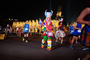 BIB: 140
                            <button type="button" onclick="openModal(21078428)" class="btn btn-primary btn-sm float-right btn-popup" data-toggle="modal" data-target=".modal-high-quality">
                        <i class="fas fa-shopping-cart"></i> Add to Cart
                    </button>
                                            <button type="button" onclick="isThisMe(21078428, true)" class="btn btn-success btn-sm float-right btn-popup btn-isme hidden" data-toggle="tooltip" data-placement="bottom" title="นี่คือรูปของคุณใช่ไหม คลิกที่นี่เพื่อเอาเข้าอัลบั้ม">
                        <i class="fas fa-plus"></i> Add to album
                    </button>
                    <button type="button" onclick="isThisMe(21078428, false)" class="btn btn-warning btn-sm float-right btn-popup btn-isnotme hidden">
                        <i class="fas fa-ban"></i> Remove from album
                    </button>