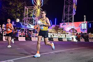 BIB: 129, 040, 947, 0320
                            <button type="button" onclick="openModal(21403431)" class="btn btn-primary btn-sm float-right btn-popup" data-toggle="modal" data-target=".modal-high-quality">
                        <i class="fas fa-shopping-cart"></i> Add to Cart
                    </button>
                                            <button type="button" onclick="isThisMe(21403431, true)" class="btn btn-success btn-sm float-right btn-popup btn-isme hidden" data-toggle="tooltip" data-placement="bottom" title="นี่คือรูปของคุณใช่ไหม คลิกที่นี่เพื่อเอาเข้าอัลบั้ม">
                        <i class="fas fa-plus"></i> Add to album
                    </button>
                    <button type="button" onclick="isThisMe(21403431, false)" class="btn btn-warning btn-sm float-right btn-popup btn-isnotme hidden">
                        <i class="fas fa-ban"></i> Remove from album
                    </button>