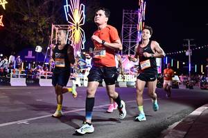 BIB: 0320, 9202, 22902, 22873
                            <button type="button" onclick="openModal(21399782)" class="btn btn-primary btn-sm float-right btn-popup" data-toggle="modal" data-target=".modal-high-quality">
                        <i class="fas fa-shopping-cart"></i> Add to Cart
                    </button>
                                            <button type="button" onclick="isThisMe(21399782, true)" class="btn btn-success btn-sm float-right btn-popup btn-isme hidden" data-toggle="tooltip" data-placement="bottom" title="นี่คือรูปของคุณใช่ไหม คลิกที่นี่เพื่อเอาเข้าอัลบั้ม">
                        <i class="fas fa-plus"></i> Add to album
                    </button>
                    <button type="button" onclick="isThisMe(21399782, false)" class="btn btn-warning btn-sm float-right btn-popup btn-isnotme hidden">
                        <i class="fas fa-ban"></i> Remove from album
                    </button>
