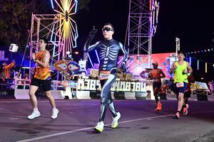 BIB: 28202
                            <button type="button" onclick="openModal(21401196)" class="btn btn-primary btn-sm float-right btn-popup" data-toggle="modal" data-target=".modal-high-quality">
                        <i class="fas fa-shopping-cart"></i> Add to Cart
                    </button>
                                            <button type="button" onclick="isThisMe(21401196, true)" class="btn btn-success btn-sm float-right btn-popup btn-isme hidden" data-toggle="tooltip" data-placement="bottom" title="นี่คือรูปของคุณใช่ไหม คลิกที่นี่เพื่อเอาเข้าอัลบั้ม">
                        <i class="fas fa-plus"></i> Add to album
                    </button>
                    <button type="button" onclick="isThisMe(21401196, false)" class="btn btn-warning btn-sm float-right btn-popup btn-isnotme hidden">
                        <i class="fas fa-ban"></i> Remove from album
                    </button>