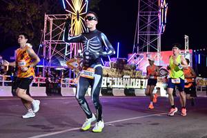BIB: 24076, 049, 28202, 9712
                            <button type="button" onclick="openModal(21401218)" class="btn btn-primary btn-sm float-right btn-popup" data-toggle="modal" data-target=".modal-high-quality">
                        <i class="fas fa-shopping-cart"></i> Add to Cart
                    </button>
                                            <button type="button" onclick="isThisMe(21401218, true)" class="btn btn-success btn-sm float-right btn-popup btn-isme hidden" data-toggle="tooltip" data-placement="bottom" title="นี่คือรูปของคุณใช่ไหม คลิกที่นี่เพื่อเอาเข้าอัลบั้ม">
                        <i class="fas fa-plus"></i> Add to album
                    </button>
                    <button type="button" onclick="isThisMe(21401218, false)" class="btn btn-warning btn-sm float-right btn-popup btn-isnotme hidden">
                        <i class="fas fa-ban"></i> Remove from album
                    </button>