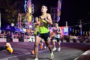 BIB: 0320, 229, 4843
                            <button type="button" onclick="openModal(21391047)" class="btn btn-primary btn-sm float-right btn-popup" data-toggle="modal" data-target=".modal-high-quality">
                        <i class="fas fa-shopping-cart"></i> Add to Cart
                    </button>
                                            <button type="button" onclick="isThisMe(21391047, true)" class="btn btn-success btn-sm float-right btn-popup btn-isme hidden" data-toggle="tooltip" data-placement="bottom" title="นี่คือรูปของคุณใช่ไหม คลิกที่นี่เพื่อเอาเข้าอัลบั้ม">
                        <i class="fas fa-plus"></i> Add to album
                    </button>
                    <button type="button" onclick="isThisMe(21391047, false)" class="btn btn-warning btn-sm float-right btn-popup btn-isnotme hidden">
                        <i class="fas fa-ban"></i> Remove from album
                    </button>