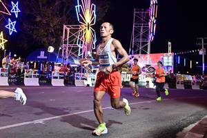 BIB: 0320, 40060
                            <button type="button" onclick="openModal(21396960)" class="btn btn-primary btn-sm float-right btn-popup" data-toggle="modal" data-target=".modal-high-quality">
                        <i class="fas fa-shopping-cart"></i> Add to Cart
                    </button>
                                            <button type="button" onclick="isThisMe(21396960, true)" class="btn btn-success btn-sm float-right btn-popup btn-isme hidden" data-toggle="tooltip" data-placement="bottom" title="นี่คือรูปของคุณใช่ไหม คลิกที่นี่เพื่อเอาเข้าอัลบั้ม">
                        <i class="fas fa-plus"></i> Add to album
                    </button>
                    <button type="button" onclick="isThisMe(21396960, false)" class="btn btn-warning btn-sm float-right btn-popup btn-isnotme hidden">
                        <i class="fas fa-ban"></i> Remove from album
                    </button>