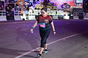 BIB: 2109, 115, 0319
                            <button type="button" onclick="openModal(20962436)" class="btn btn-primary btn-sm float-right btn-popup" data-toggle="modal" data-target=".modal-high-quality">
                        <i class="fas fa-shopping-cart"></i> Add to Cart
                    </button>
                                            <button type="button" onclick="isThisMe(20962436, true)" class="btn btn-success btn-sm float-right btn-popup btn-isme hidden" data-toggle="tooltip" data-placement="bottom" title="นี่คือรูปของคุณใช่ไหม คลิกที่นี่เพื่อเอาเข้าอัลบั้ม">
                        <i class="fas fa-plus"></i> Add to album
                    </button>
                    <button type="button" onclick="isThisMe(20962436, false)" class="btn btn-warning btn-sm float-right btn-popup btn-isnotme hidden">
                        <i class="fas fa-ban"></i> Remove from album
                    </button>
