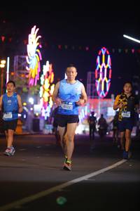 BIB: 086, 2211, 8500
                            <button type="button" onclick="openModal(21600741)" class="btn btn-primary btn-sm float-right btn-popup" data-toggle="modal" data-target=".modal-high-quality">
                        <i class="fas fa-shopping-cart"></i> Add to Cart
                    </button>
                                            <button type="button" onclick="isThisMe(21600741, true)" class="btn btn-success btn-sm float-right btn-popup btn-isme hidden" data-toggle="tooltip" data-placement="bottom" title="นี่คือรูปของคุณใช่ไหม คลิกที่นี่เพื่อเอาเข้าอัลบั้ม">
                        <i class="fas fa-plus"></i> Add to album
                    </button>
                    <button type="button" onclick="isThisMe(21600741, false)" class="btn btn-warning btn-sm float-right btn-popup btn-isnotme hidden">
                        <i class="fas fa-ban"></i> Remove from album
                    </button>