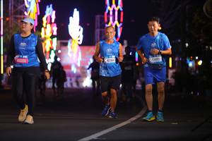 BIB: 46056, 42184, 43480
                            <button type="button" onclick="openModal(21539312)" class="btn btn-primary btn-sm float-right btn-popup" data-toggle="modal" data-target=".modal-high-quality">
                        <i class="fas fa-shopping-cart"></i> Add to Cart
                    </button>
                                            <button type="button" onclick="isThisMe(21539312, true)" class="btn btn-success btn-sm float-right btn-popup btn-isme hidden" data-toggle="tooltip" data-placement="bottom" title="นี่คือรูปของคุณใช่ไหม คลิกที่นี่เพื่อเอาเข้าอัลบั้ม">
                        <i class="fas fa-plus"></i> Add to album
                    </button>
                    <button type="button" onclick="isThisMe(21539312, false)" class="btn btn-warning btn-sm float-right btn-popup btn-isnotme hidden">
                        <i class="fas fa-ban"></i> Remove from album
                    </button>