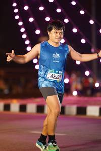 BIB: 2023, 42923
                            <button type="button" onclick="openModal(21648825)" class="btn btn-primary btn-sm float-right btn-popup" data-toggle="modal" data-target=".modal-high-quality">
                        <i class="fas fa-shopping-cart"></i> Add to Cart
                    </button>
                                            <button type="button" onclick="isThisMe(21648825, true)" class="btn btn-success btn-sm float-right btn-popup btn-isme hidden" data-toggle="tooltip" data-placement="bottom" title="นี่คือรูปของคุณใช่ไหม คลิกที่นี่เพื่อเอาเข้าอัลบั้ม">
                        <i class="fas fa-plus"></i> Add to album
                    </button>
                    <button type="button" onclick="isThisMe(21648825, false)" class="btn btn-warning btn-sm float-right btn-popup btn-isnotme hidden">
                        <i class="fas fa-ban"></i> Remove from album
                    </button>