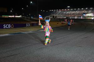 BIB: 
                            <button type="button" onclick="openModal(20803587)" class="btn btn-primary btn-sm float-right btn-popup" data-toggle="modal" data-target=".modal-high-quality">
                        <i class="fas fa-shopping-cart"></i> Add to Cart
                    </button>
                                            <button type="button" onclick="isThisMe(20803587, true)" class="btn btn-success btn-sm float-right btn-popup btn-isme hidden" data-toggle="tooltip" data-placement="bottom" title="นี่คือรูปของคุณใช่ไหม คลิกที่นี่เพื่อเอาเข้าอัลบั้ม">
                        <i class="fas fa-plus"></i> Add to album
                    </button>
                    <button type="button" onclick="isThisMe(20803587, false)" class="btn btn-warning btn-sm float-right btn-popup btn-isnotme hidden">
                        <i class="fas fa-ban"></i> Remove from album
                    </button>