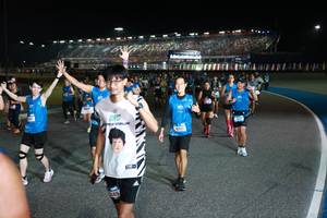 BIB: 407, 249, 42521
                            <button type="button" onclick="openModal(20786560)" class="btn btn-primary btn-sm float-right btn-popup" data-toggle="modal" data-target=".modal-high-quality">
                        <i class="fas fa-shopping-cart"></i> Add to Cart
                    </button>
                                            <button type="button" onclick="isThisMe(20786560, true)" class="btn btn-success btn-sm float-right btn-popup btn-isme hidden" data-toggle="tooltip" data-placement="bottom" title="นี่คือรูปของคุณใช่ไหม คลิกที่นี่เพื่อเอาเข้าอัลบั้ม">
                        <i class="fas fa-plus"></i> Add to album
                    </button>
                    <button type="button" onclick="isThisMe(20786560, false)" class="btn btn-warning btn-sm float-right btn-popup btn-isnotme hidden">
                        <i class="fas fa-ban"></i> Remove from album
                    </button>