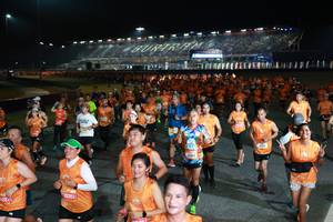 BIB: 3221, 100, 28353, 962
                            <button type="button" onclick="openModal(21141526)" class="btn btn-primary btn-sm float-right btn-popup" data-toggle="modal" data-target=".modal-high-quality">
                        <i class="fas fa-shopping-cart"></i> Add to Cart
                    </button>
                                            <button type="button" onclick="isThisMe(21141526, true)" class="btn btn-success btn-sm float-right btn-popup btn-isme hidden" data-toggle="tooltip" data-placement="bottom" title="นี่คือรูปของคุณใช่ไหม คลิกที่นี่เพื่อเอาเข้าอัลบั้ม">
                        <i class="fas fa-plus"></i> Add to album
                    </button>
                    <button type="button" onclick="isThisMe(21141526, false)" class="btn btn-warning btn-sm float-right btn-popup btn-isnotme hidden">
                        <i class="fas fa-ban"></i> Remove from album
                    </button>