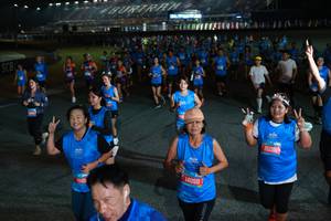 BIB: 5101, 14050, 15268
                            <button type="button" onclick="openModal(21261443)" class="btn btn-primary btn-sm float-right btn-popup" data-toggle="modal" data-target=".modal-high-quality">
                        <i class="fas fa-shopping-cart"></i> Add to Cart
                    </button>
                                            <button type="button" onclick="isThisMe(21261443, true)" class="btn btn-success btn-sm float-right btn-popup btn-isme hidden" data-toggle="tooltip" data-placement="bottom" title="นี่คือรูปของคุณใช่ไหม คลิกที่นี่เพื่อเอาเข้าอัลบั้ม">
                        <i class="fas fa-plus"></i> Add to album
                    </button>
                    <button type="button" onclick="isThisMe(21261443, false)" class="btn btn-warning btn-sm float-right btn-popup btn-isnotme hidden">
                        <i class="fas fa-ban"></i> Remove from album
                    </button>