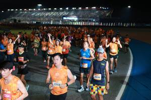 BIB: 96502, 922, 19212
                            <button type="button" onclick="openModal(21178257)" class="btn btn-primary btn-sm float-right btn-popup" data-toggle="modal" data-target=".modal-high-quality">
                        <i class="fas fa-shopping-cart"></i> Add to Cart
                    </button>
                                            <button type="button" onclick="isThisMe(21178257, true)" class="btn btn-success btn-sm float-right btn-popup btn-isme hidden" data-toggle="tooltip" data-placement="bottom" title="นี่คือรูปของคุณใช่ไหม คลิกที่นี่เพื่อเอาเข้าอัลบั้ม">
                        <i class="fas fa-plus"></i> Add to album
                    </button>
                    <button type="button" onclick="isThisMe(21178257, false)" class="btn btn-warning btn-sm float-right btn-popup btn-isnotme hidden">
                        <i class="fas fa-ban"></i> Remove from album
                    </button>