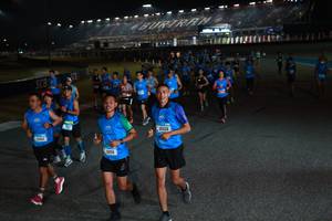 BIB: 10454, 1058, 10528
                            <button type="button" onclick="openModal(21222841)" class="btn btn-primary btn-sm float-right btn-popup" data-toggle="modal" data-target=".modal-high-quality">
                        <i class="fas fa-shopping-cart"></i> Add to Cart
                    </button>
                                            <button type="button" onclick="isThisMe(21222841, true)" class="btn btn-success btn-sm float-right btn-popup btn-isme hidden" data-toggle="tooltip" data-placement="bottom" title="นี่คือรูปของคุณใช่ไหม คลิกที่นี่เพื่อเอาเข้าอัลบั้ม">
                        <i class="fas fa-plus"></i> Add to album
                    </button>
                    <button type="button" onclick="isThisMe(21222841, false)" class="btn btn-warning btn-sm float-right btn-popup btn-isnotme hidden">
                        <i class="fas fa-ban"></i> Remove from album
                    </button>