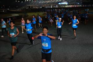 BIB: 043, 28011
                            <button type="button" onclick="openModal(21244685)" class="btn btn-primary btn-sm float-right btn-popup" data-toggle="modal" data-target=".modal-high-quality">
                        <i class="fas fa-shopping-cart"></i> Add to Cart
                    </button>
                                            <button type="button" onclick="isThisMe(21244685, true)" class="btn btn-success btn-sm float-right btn-popup btn-isme hidden" data-toggle="tooltip" data-placement="bottom" title="นี่คือรูปของคุณใช่ไหม คลิกที่นี่เพื่อเอาเข้าอัลบั้ม">
                        <i class="fas fa-plus"></i> Add to album
                    </button>
                    <button type="button" onclick="isThisMe(21244685, false)" class="btn btn-warning btn-sm float-right btn-popup btn-isnotme hidden">
                        <i class="fas fa-ban"></i> Remove from album
                    </button>