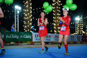 BIB: 100, 1001
                            <button type="button" onclick="openModal(21655652)" class="btn btn-primary btn-sm float-right btn-popup" data-toggle="modal" data-target=".modal-high-quality">
                        <i class="fas fa-shopping-cart"></i> Add to Cart
                    </button>
                                            <button type="button" onclick="isThisMe(21655652, true)" class="btn btn-success btn-sm float-right btn-popup btn-isme hidden" data-toggle="tooltip" data-placement="bottom" title="นี่คือรูปของคุณใช่ไหม คลิกที่นี่เพื่อเอาเข้าอัลบั้ม">
                        <i class="fas fa-plus"></i> Add to album
                    </button>
                    <button type="button" onclick="isThisMe(21655652, false)" class="btn btn-warning btn-sm float-right btn-popup btn-isnotme hidden">
                        <i class="fas fa-ban"></i> Remove from album
                    </button>