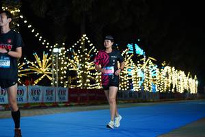 BIB: 572, 100, 45870
                            <button type="button" onclick="openModal(21656270)" class="btn btn-primary btn-sm float-right btn-popup" data-toggle="modal" data-target=".modal-high-quality">
                        <i class="fas fa-shopping-cart"></i> Add to Cart
                    </button>
                                            <button type="button" onclick="isThisMe(21656270, true)" class="btn btn-success btn-sm float-right btn-popup btn-isme hidden" data-toggle="tooltip" data-placement="bottom" title="นี่คือรูปของคุณใช่ไหม คลิกที่นี่เพื่อเอาเข้าอัลบั้ม">
                        <i class="fas fa-plus"></i> Add to album
                    </button>
                    <button type="button" onclick="isThisMe(21656270, false)" class="btn btn-warning btn-sm float-right btn-popup btn-isnotme hidden">
                        <i class="fas fa-ban"></i> Remove from album
                    </button>