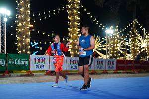 BIB: 100, 181, 086
                            <button type="button" onclick="openModal(21654323)" class="btn btn-primary btn-sm float-right btn-popup" data-toggle="modal" data-target=".modal-high-quality">
                        <i class="fas fa-shopping-cart"></i> Add to Cart
                    </button>
                                            <button type="button" onclick="isThisMe(21654323, true)" class="btn btn-success btn-sm float-right btn-popup btn-isme hidden" data-toggle="tooltip" data-placement="bottom" title="นี่คือรูปของคุณใช่ไหม คลิกที่นี่เพื่อเอาเข้าอัลบั้ม">
                        <i class="fas fa-plus"></i> Add to album
                    </button>
                    <button type="button" onclick="isThisMe(21654323, false)" class="btn btn-warning btn-sm float-right btn-popup btn-isnotme hidden">
                        <i class="fas fa-ban"></i> Remove from album
                    </button>