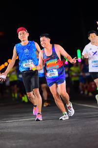 BIB: 428, 40797
                            <button type="button" onclick="openModal(19994628)" class="btn btn-primary btn-sm float-right btn-popup" data-toggle="modal" data-target=".modal-high-quality">
                        <i class="fas fa-shopping-cart"></i> Add to Cart
                    </button>
                                            <button type="button" onclick="isThisMe(19994628, true)" class="btn btn-success btn-sm float-right btn-popup btn-isme hidden" data-toggle="tooltip" data-placement="bottom" title="นี่คือรูปของคุณใช่ไหม คลิกที่นี่เพื่อเอาเข้าอัลบั้ม">
                        <i class="fas fa-plus"></i> Add to album
                    </button>
                    <button type="button" onclick="isThisMe(19994628, false)" class="btn btn-warning btn-sm float-right btn-popup btn-isnotme hidden">
                        <i class="fas fa-ban"></i> Remove from album
                    </button>