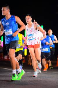 BIB: 42404, 42930
                            <button type="button" onclick="openModal(19985579)" class="btn btn-primary btn-sm float-right btn-popup" data-toggle="modal" data-target=".modal-high-quality">
                        <i class="fas fa-shopping-cart"></i> Add to Cart
                    </button>
                                            <button type="button" onclick="isThisMe(19985579, true)" class="btn btn-success btn-sm float-right btn-popup btn-isme hidden" data-toggle="tooltip" data-placement="bottom" title="นี่คือรูปของคุณใช่ไหม คลิกที่นี่เพื่อเอาเข้าอัลบั้ม">
                        <i class="fas fa-plus"></i> Add to album
                    </button>
                    <button type="button" onclick="isThisMe(19985579, false)" class="btn btn-warning btn-sm float-right btn-popup btn-isnotme hidden">
                        <i class="fas fa-ban"></i> Remove from album
                    </button>